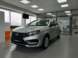2026 Lada (ВАЗ) Vesta I Рестайлинг (NG), серебристый, 1651000 рублей, вид 2