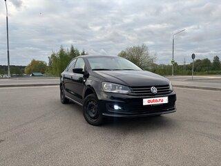 2016 Volkswagen Polo V Рестайлинг, чёрный, 630000 рублей, вид 3