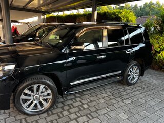 2017 Toyota Land Cruiser 200 Series Рестайлинг 2, чёрный, 8990000 рублей, вид 2