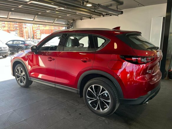 2025 Mazda CX-5 II Рестайлинг, красный, 5550000 рублей - вид 5