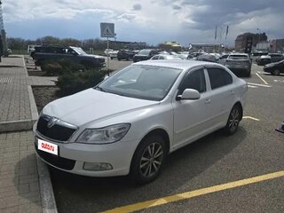 2011 Skoda Octavia II (A5) Рестайлинг, белый, 830000 рублей, вид 1