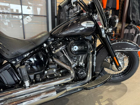 2021 Harley-Davidson Heritage, чёрный, 3500000 рублей, вид 2