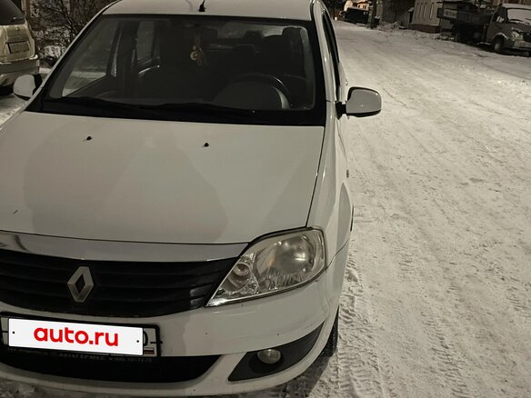 2013 Renault Logan I Рестайлинг, белый, 700000 рублей - вид 1