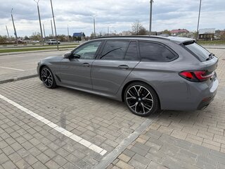 2021 BMW 5 серии 530d xDrive VII (G30/G31/G38) Рестайлинг, серый, 4000000 рублей, вид 5