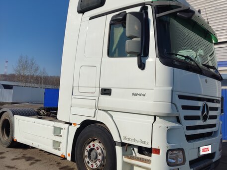 2003 Mercedes-Benz Actros, белый, 2300000 рублей, вид 2