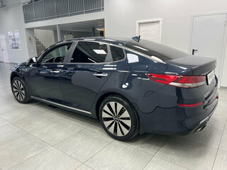 2019 Kia Optima IV Рестайлинг, синий, 1900000 рублей, вид 4