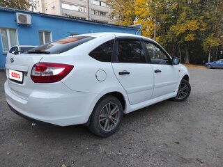 2015 Lada (ВАЗ) Granta I, белый, 380000 рублей, вид 4