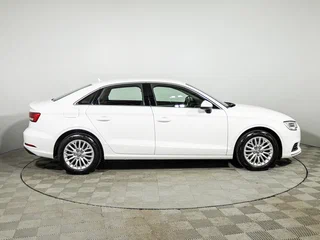 2018 Audi A3 III (8V) Рестайлинг, белый, 1999700 рублей, вид 4