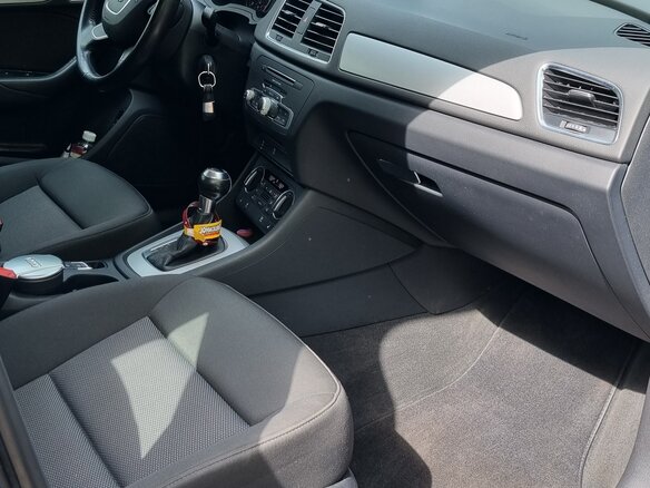 2015 Audi Q3 I (8U) Рестайлинг, голубой, 1900000 рублей - вид 11