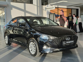 2021 Hyundai Solaris II Рестайлинг, чёрный, 1730000 рублей, вид 3