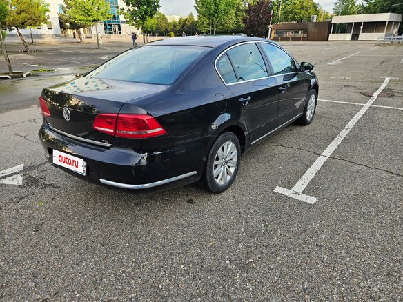 2011 Volkswagen Passat B7, чёрный, 1100000 рублей - вид 4