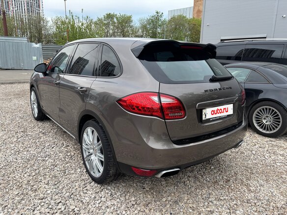 2012 Porsche Cayenne Diesel II (958), коричневый - вид 3