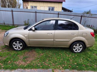 2010 Kia Rio II Рестайлинг, бежевый, 450000 рублей, вид 4