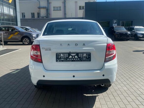 2026 Lada (ВАЗ) Granta I Рестайлинг, белый, 1285000 рублей - вид 6