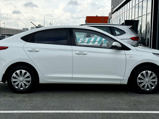 2017 Hyundai Solaris II, белый, 1150000 рублей, вид 4
