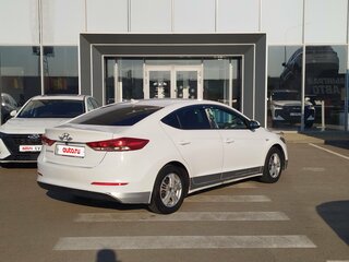 2017 Hyundai Elantra VI (AD), белый, 870000 рублей, вид 4