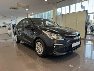 2018 Kia Rio IV, чёрный, 1159000 рублей, вид 3