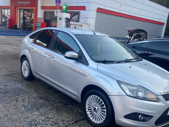 2008 Ford Focus II Рестайлинг, серебристый, 510000 рублей - вид 1