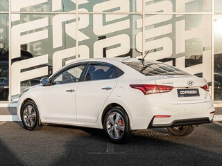 2018 Hyundai Solaris II, белый, 1450000 рублей, вид 2