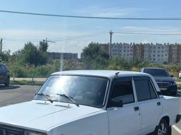 2007 Lada (ВАЗ) 21053-20, белый, 190000 рублей - вид 1