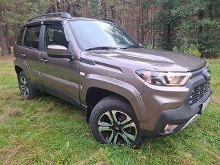 2024 Lada (ВАЗ) Niva Travel I, коричневый, 1550000 рублей, вид 3
