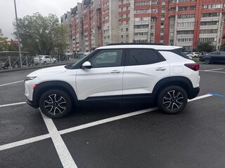 2022 Chevrolet TrailBlazer III, чёрный, 2190000 рублей, вид 5