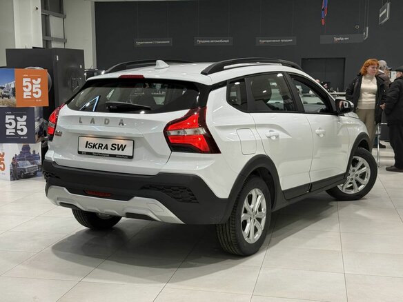 2026 Lada (ВАЗ) Iskra SW Cross, белый - вид 2