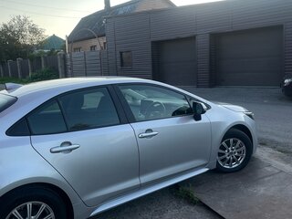 2019 Toyota Corolla XII (E210), серебристый, 1600000 рублей, вид 4