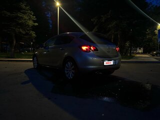2011 Opel Astra J, бежевый, 530000 рублей, вид 4