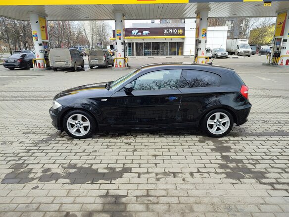 2010 BMW 1 серии 116i I (E81/E82/E87/E88) Рестайлинг, чёрный, 970000 рублей - вид 7