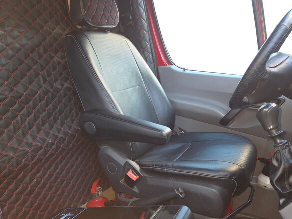 2009 Mercedes-Benz Sprinter, красный, 2190000 рублей - вид 6