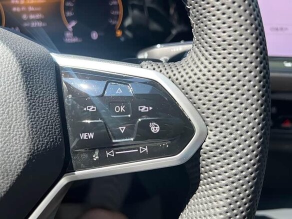 2022 Volkswagen Golf VIII, белый, 1900000 рублей - вид 15