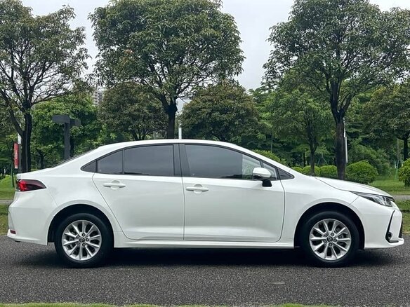 2022 Toyota Corolla Sporty XII (E210) Рестайлинг, белый, 1180000 рублей - вид 7