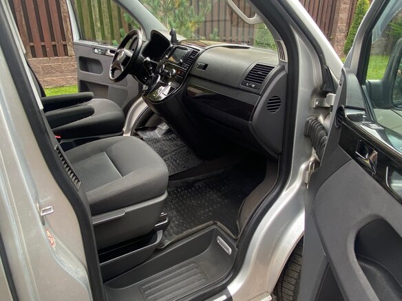 2005 Volkswagen Multivan T5, серебристый, 1400000 рублей - вид 7