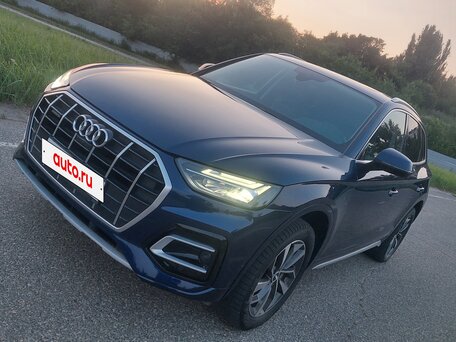 2021 Audi Q5 45 TFSI II (FY) Рестайлинг, синий, 2850000 рублей, вид 1