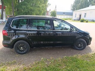 2011 Volkswagen Sharan II, чёрный, 1300000 рублей, вид 3