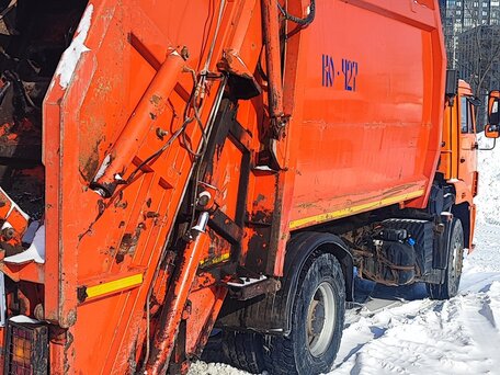 2018 КамАЗ 65115, красный, 2250000 рублей, вид 2