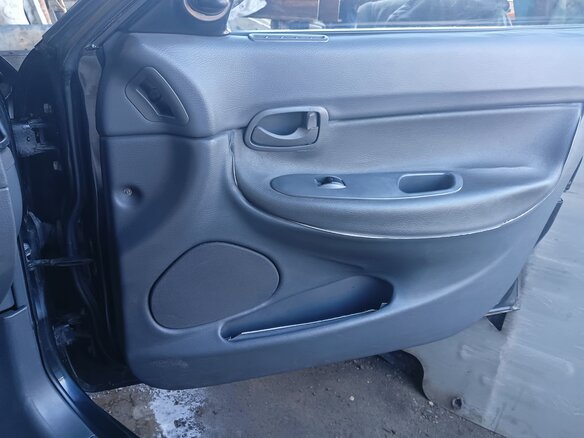 1999 Daewoo Nubira I, чёрный, 300000 рублей - вид 17