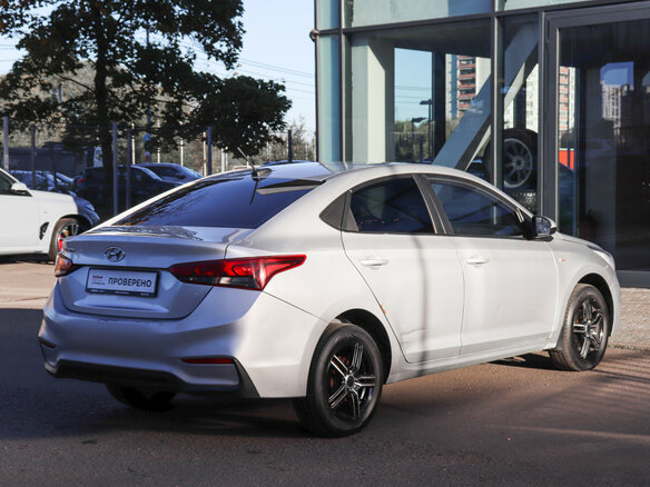2019 Hyundai Solaris II, серебристый, 870000 рублей - вид 3