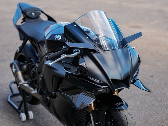 2025 Yamaha YZF-R1, чёрный, 2050000 рублей - вид 10