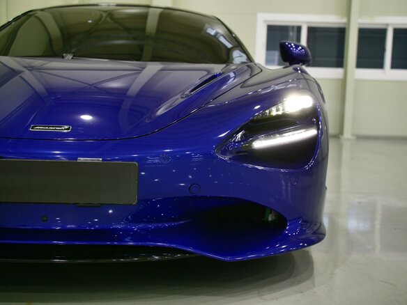 2023 McLaren 750S, синий, 34890000 рублей - вид 2