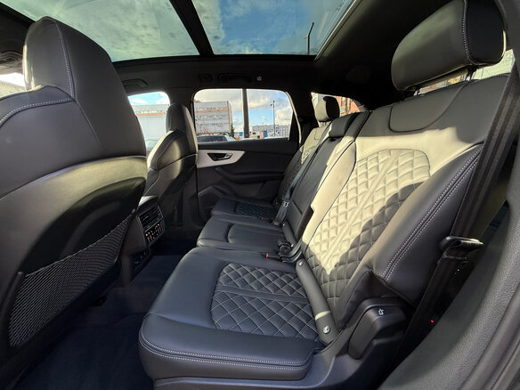 2026 Audi Q7 50 TDI II (4M) Рестайлинг 2, серый, 11290000 рублей - вид 12