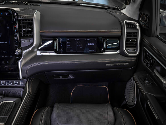 2026 Ram 1500 Crew Cab V Рестайлинг, белый - вид 30