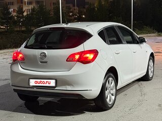 2014 Opel Astra J Рестайлинг, белый, 720000 рублей, вид 5