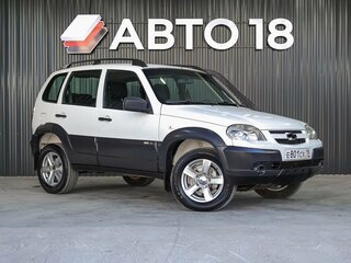 2016 Chevrolet Niva I Рестайлинг, белый, 669000 рублей, вид 2