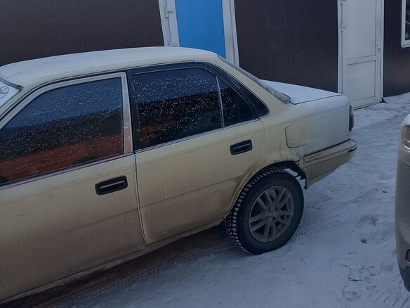 1988 Toyota Corolla VI (E90), белый, 110000 рублей - вид 4