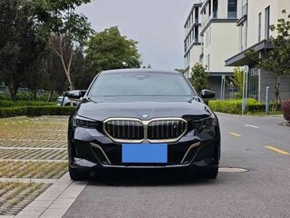 2024 BMW i5 Long eDrive35L, чёрный, 5200033 рублей, вид 2