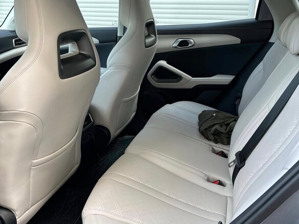 2025 BYD Yuan Up 32 kWh, серебристый - вид 5