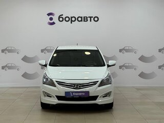 2015 Hyundai Solaris I Рестайлинг, белый, 850000 рублей, вид 2