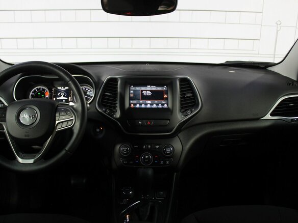 2018 Jeep Cherokee V (KL) Рестайлинг, чёрный - вид 2